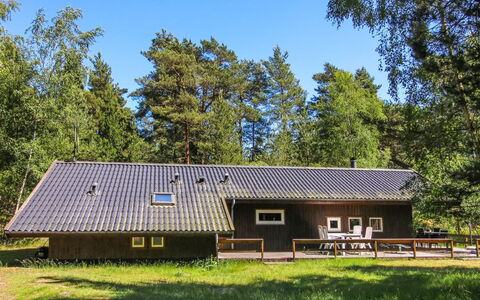 Almira - 1.2Km from the Sea: Holz, Möbel, Wohnung, Zimmer, Decke, Holzbeize, Stuhl, Hartholz, Lack, Holz