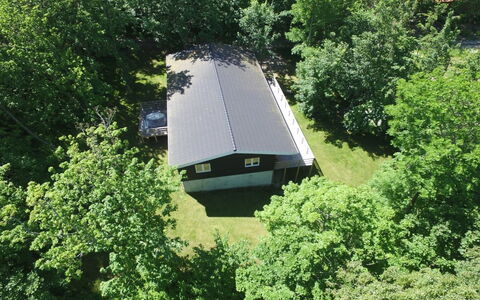 Lätizia - 300M from the Sea: Zuhause, Hütte, Veranda, Hartholz, Abstellgleis, Deck, Schatten, Planke, Estate, Gartenbauten