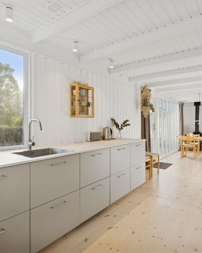 Anni - 250M from the Sea
