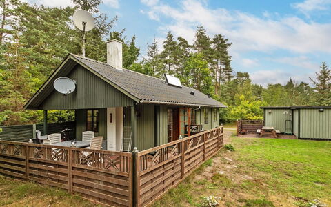 Milrid - 800M from the Sea: Holz, Haus, Hütte, Zuhause, Dach, Ländliches Gebiet, Abstellgleis, Blockhaus, Gartenbauten, Hartholz