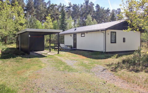 Eeske - 800M from the Sea: Holz, Möbel, Wohnung, Zimmer, Decke, Holzbeize, Stuhl, Hartholz, Lack, Holz