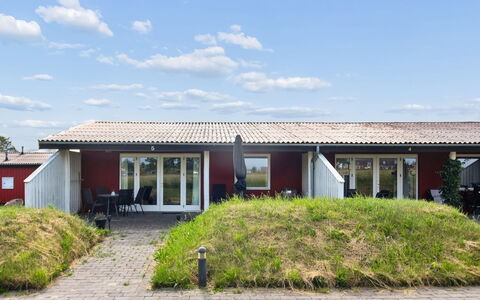 Erica - 6Km from the Sea: Gebäude, Gras, Dach, Zuhause, Haus, Fassade, Wohngebiet, Die Architektur, Strauch, Grundstueck