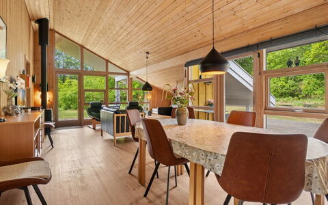 Ailen - 500M from the Sea: Flooring, Interior Design, Holz, Decke, Möbel, Holzboden, Fussboden, Küche & Esszimmer Tisch, Stuhl, Wohnzimmer