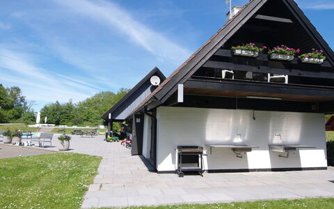 Jose - 300M from the Sea: Dach, Haus, Grundstueck, Zuhause, Hütte, Estate, Gartenbauten, Schatten, Blockhaus, Landscaping