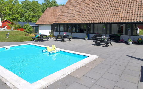 Jose - 300M from the Sea: Dach, Haus, Grundstueck, Zuhause, Hütte, Estate, Gartenbauten, Schatten, Blockhaus, Landscaping