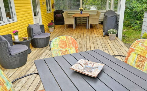 Elsamaria - 400M from the Sea: Möbel, Stuhl, Holz, Gartenmöbel, Tabelle, Flooring, Fussboden, Tisch Im Freien, Veranda, Holzbeize