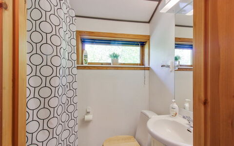Elsamaria - 400M from the Sea: Interior Design, Armatur, Holz, Badezimmer, Bad Sink, Flooring, Zapfhahn, Installation, Fussboden, Zimmer