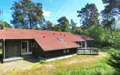 Adelbrand - 400M from the Sea: Holz, Haus, Hütte, Zuhause, Dach, Ländliches Gebiet, Abstellgleis, Blockhaus, Gartenbauten, Hartholz