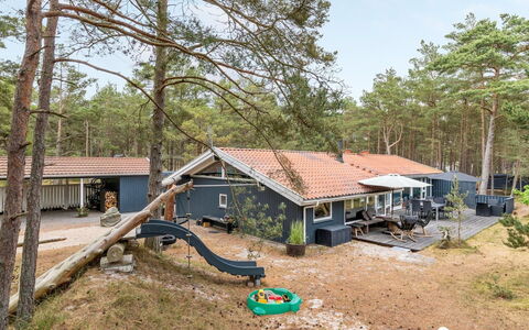 Dagi - 300M from the Sea: Holz, Haus, Hütte, Zuhause, Dach, Ländliches Gebiet, Abstellgleis, Blockhaus, Gartenbauten, Hartholz
