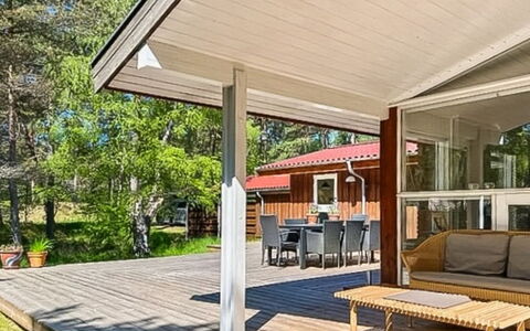 Gaja - 1Km from the Sea: Holz, Veranda, Zuhause, Dach, Haus, Tür, Hütte, Holzbeize, Hartholz, Deck