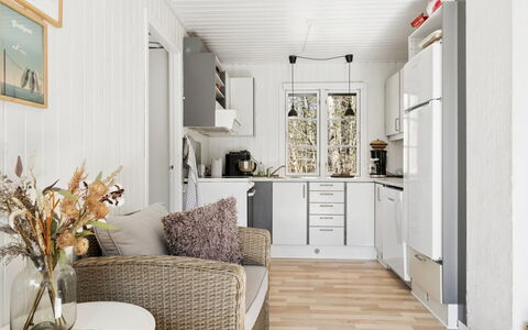 Blakke - 250M from the Sea: Interior Design, Flooring, Holz, Fussboden, Möbel, Major Appliance, Küche, Zimmer, Decke, Zuhause