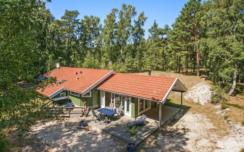 Sylvia - 900M from the Sea: Holz, Dach, Die Architektur, Zuhause, Haus, Hütte, Abstellgleis, Hartholz, Steigung, Estate