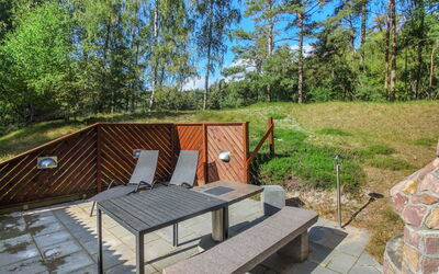 Sylvia - 900M from the Sea