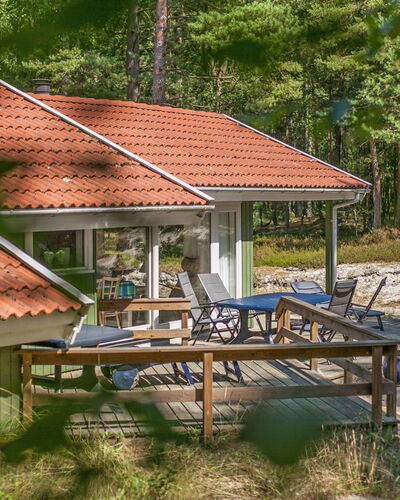 Sylvia - 900M from the Sea