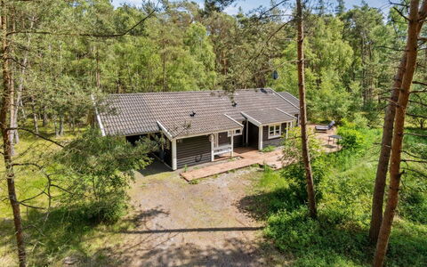 Signe - 850M from the Sea: Holz, Haus, Hütte, Zuhause, Dach, Ländliches Gebiet, Abstellgleis, Blockhaus, Gartenbauten, Hartholz