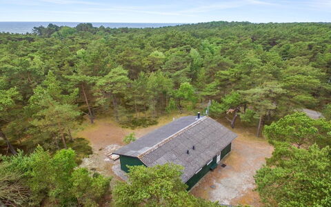 Michel - 300M from the Sea: Daytime, Gebäude, Stadtgebiet, Metropolitan Area, Stadt, Wohnung, Nachbarschaft, Metropole, Wolkenkratzer