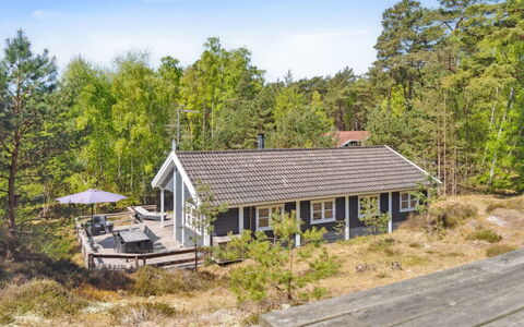 Hallgerd - 800M from the Sea: Holz, Haus, Hütte, Zuhause, Dach, Ländliches Gebiet, Abstellgleis, Blockhaus, Gartenbauten, Hartholz