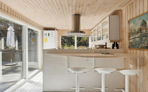 Minka - 1.5Km from the Sea: Interior Design, Flooring, Holz, Fussboden, Decke, Küche, Möbel, Countertop, Light Fixture, Beleuchtung