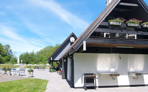Tom - 125M from the Sea: Holz, Haus, Hütte, Zuhause, Dach, Ländliches Gebiet, Abstellgleis, Blockhaus, Gartenbauten, Hartholz