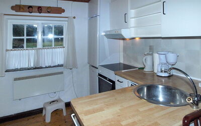 Syzett - 250M from the Sea