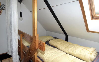 Syzett - 250M from the Sea