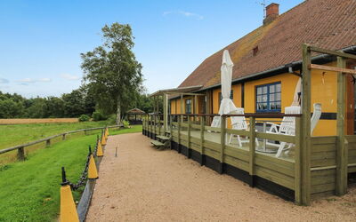 Syzett - 250M from the Sea