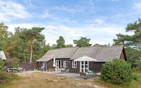Læff - 50M from the Sea: Holz, Haus, Hütte, Zuhause, Dach, Ländliches Gebiet, Abstellgleis, Blockhaus, Gartenbauten, Hartholz
