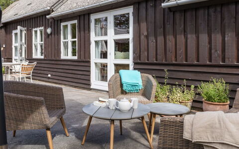 Læff - 50M from the Sea: Holz, Haus, Hütte, Zuhause, Dach, Ländliches Gebiet, Abstellgleis, Blockhaus, Gartenbauten, Hartholz