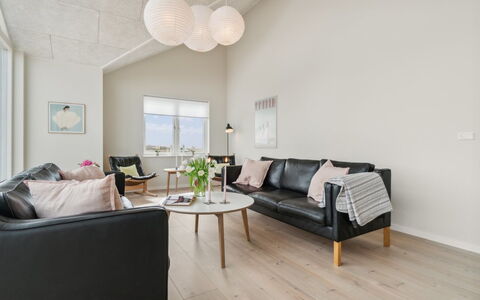 Skoge - 500M from the Sea: Interior Design, Flooring, Möbel, Couch, Fussboden, Holz, Wohnzimmer, Decke, Holzboden, Zimmer