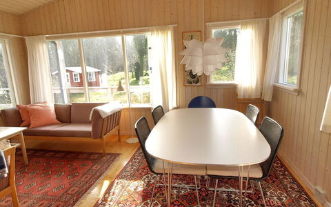 Hannele - 200M from the Sea: Dach, Haus, Grundstueck, Zuhause, Hütte, Estate, Gartenbauten, Schatten, Blockhaus, Landscaping