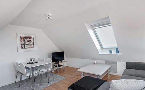 Sylviane - 500M from the Sea: Strauch, Urban Design, Ground, Backstein, Wohnung, Estate, Mauerwerk, Balkon, Landscaping