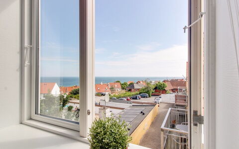 Sylviane - 500M from the Sea: Strauch, Urban Design, Ground, Backstein, Wohnung, Estate, Mauerwerk, Balkon, Landscaping