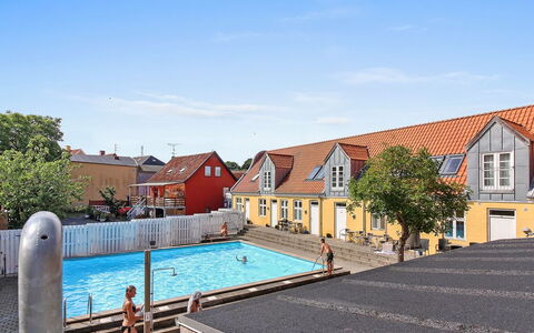 Sylviane - 500M from the Sea: Strauch, Urban Design, Ground, Backstein, Wohnung, Estate, Mauerwerk, Balkon, Landscaping