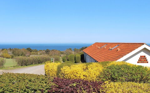 Frederique - 400M from the Sea: Holz, Haus, Hütte, Zuhause, Dach, Ländliches Gebiet, Abstellgleis, Blockhaus, Gartenbauten, Hartholz