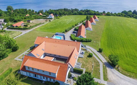 Hunter - 400M from the Sea: Holz, Haus, Hütte, Zuhause, Dach, Ländliches Gebiet, Abstellgleis, Blockhaus, Gartenbauten, Hartholz