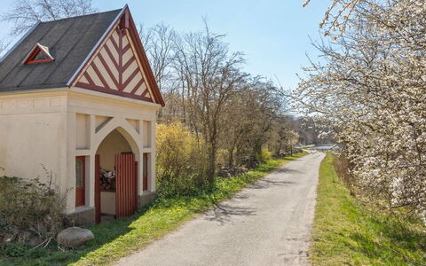 Anina - 400M from the Sea: Holz, Haus, Hütte, Zuhause, Dach, Ländliches Gebiet, Abstellgleis, Blockhaus, Gartenbauten, Hartholz