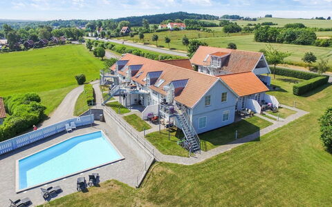 Hertha - 500M from the Sea: Daytime, Gebäude, Stadtgebiet, Metropolitan Area, Stadt, Wohnung, Nachbarschaft, Metropole, Wolkenkratzer