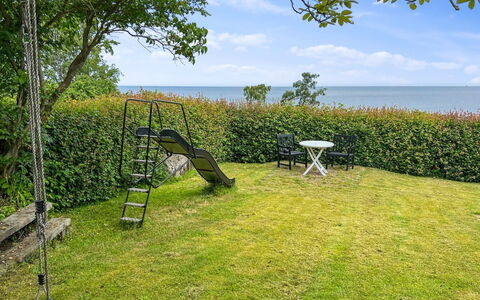 Fabine - 50M from the Sea: Dach, Haus, Zuhause, Hütte, Abstellgleis, Estate, Auffahrt, Gartenbauten, Garten, Schuppen