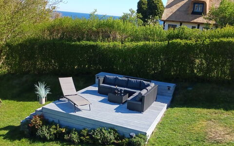 Ebertina - 500M from the Sea: Gartenmöbel, Deck, Garten, Schatten, Terrasse, Landscaping, Hartholz, Hinterhof, Design, Garten