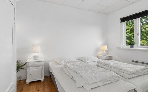 Ensio - 150M from the Sea: Bett, Schlafzimmer, Interior Design, Bedding, Bettdecke, Decke, Fussboden, Möbel, Flooring, Zimmer