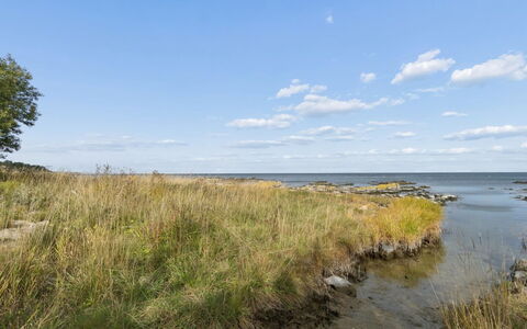 Ensio - 150M from the Sea: Himmel, Blau, Wasser, Wasservorräte, Horizont, Ökoregion, Natürliche Landschaft, Wiese, Küste, Küsten Und Ozeanische Forms