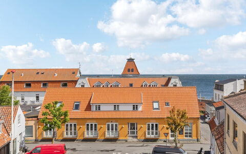 Alea - 200M from the Sea: Dach, Haus, Grundstueck, Zuhause, Hütte, Estate, Gartenbauten, Schatten, Blockhaus, Landscaping