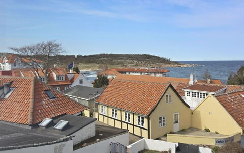 Alea - 200M from the Sea: Dach, Haus, Grundstueck, Zuhause, Hütte, Estate, Gartenbauten, Schatten, Blockhaus, Landscaping