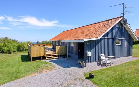 Voitto - 150M from the Sea: Dach, Haus, Grundstueck, Zuhause, Hütte, Estate, Gartenbauten, Schatten, Blockhaus, Landscaping