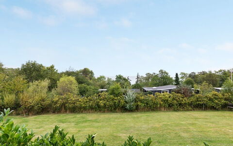 Voitto - 150M from the Sea: Dach, Haus, Grundstueck, Zuhause, Hütte, Estate, Gartenbauten, Schatten, Blockhaus, Landscaping