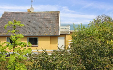 Alija - 50M from the Sea: Holz, Haus, Hütte, Zuhause, Dach, Ländliches Gebiet, Abstellgleis, Blockhaus, Gartenbauten, Hartholz