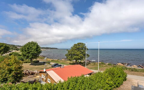 Alija - 50M from the Sea: Holz, Haus, Hütte, Zuhause, Dach, Ländliches Gebiet, Abstellgleis, Blockhaus, Gartenbauten, Hartholz