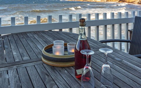 Halldora - 10M from the Sea: Möbel, Meer, Tabelle, Küste, Wolke, Barware, Küsten Und Ozeanische Forms, Ozean, Stuhl, Drinkware