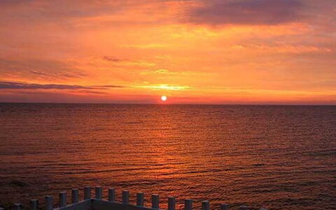 Otis - 10M from the Sea: Horizont, Sonne, Afterglow, Wasser, Gewässer, Sonnenuntergang, Wasservorräte, Orange, Dämmerung