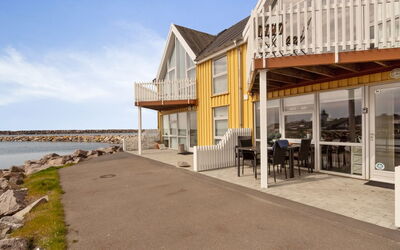 Fridhild - 10M from the Sea